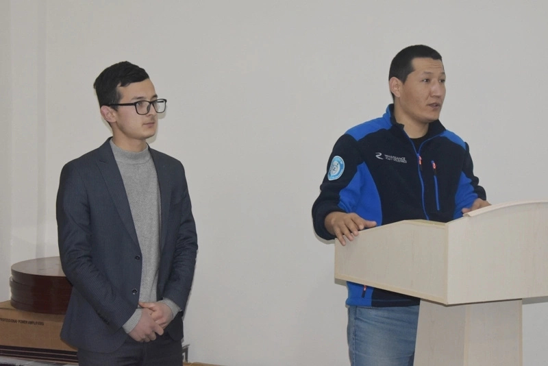 «Айт сен, Әжинияздың қосықларынан!» таңлаўының жеңимпазлары сыйлықланды