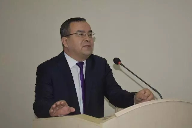 Қазақстанның «Ақтөбе» газетасының бас редакторы, шайыр Баўыржан Бабажанулы қарақалпақстанлы жаслар менен ушырасты Қазақстанның «Ақтөбе» газетасының бас редакторы, шайыр Баўыржан Бабажанулы қарақалпақстанлы жаслар менен ушырасты