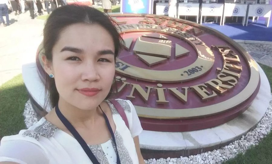 Зульфия атындағы мәмлекетлик сыйлықтың лауреатлары болған Назокат Ибрагимова ҳәм Динара Нуратдинова ҳаққында мағлыўмат