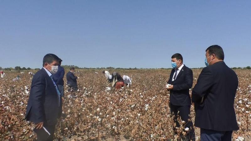 Ишчи гуру&#1203; аъзолари Хўжайли ва Кегейли туманларига ташриф буюрди