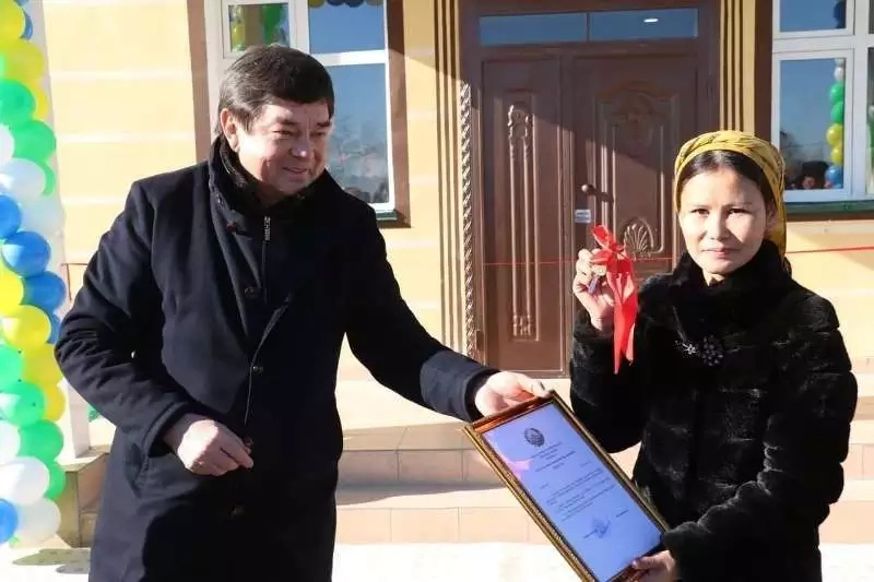 Қанлыкөлде кем тәмийинленген шаңарақлар ушын 20 хожалыққа мөлшерленген турақ жай пайдаланыўға тапсырылды Қанлыкөлде кем тәмийинленген шаңарақлар ушын 20 хожалыққа мөлшерленген турақ жай пайдаланыўға тапсырылды
