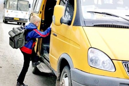 Автотранспортта 5 жасқа шекемги баланы бийпул алып жүриў мүмкин