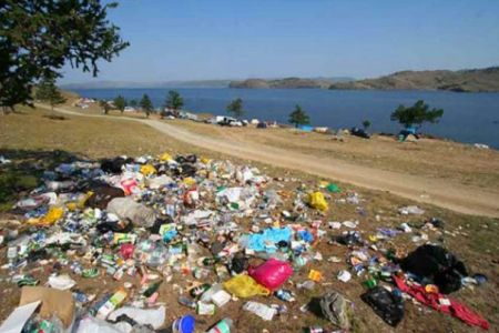 Белгиленбеген орынларға шығынды таслаған пуқаралар 552 900 сумға шекем жәрийма төлейди