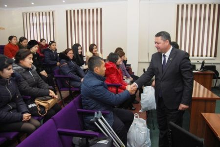 НМПИде «Халықаралық майыпларды қорғаў күни» мүнәсибети менен саўғалар тапсырылды