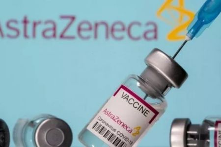 «AstraZeneca» вакцинасы қурамында шошқа организминиң элементлери бар ма? Компания анықлық киргизди