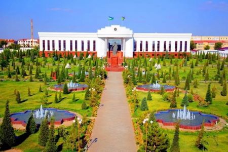 «Муғаллимлер ҳәм устазлар күни» мүнәсибети менен Қарақалпақстан Республикасының мәмлекетлик сыйлықлары кимлерге берилди?