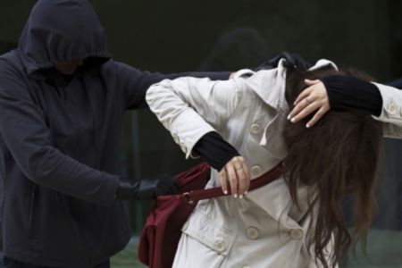 Нөкисте колледж оқыўшысына жарақат жеткерип, уялы телефонын алып кеткен шахс усланды